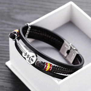 Geflochtenes Armband im Punk-Stil